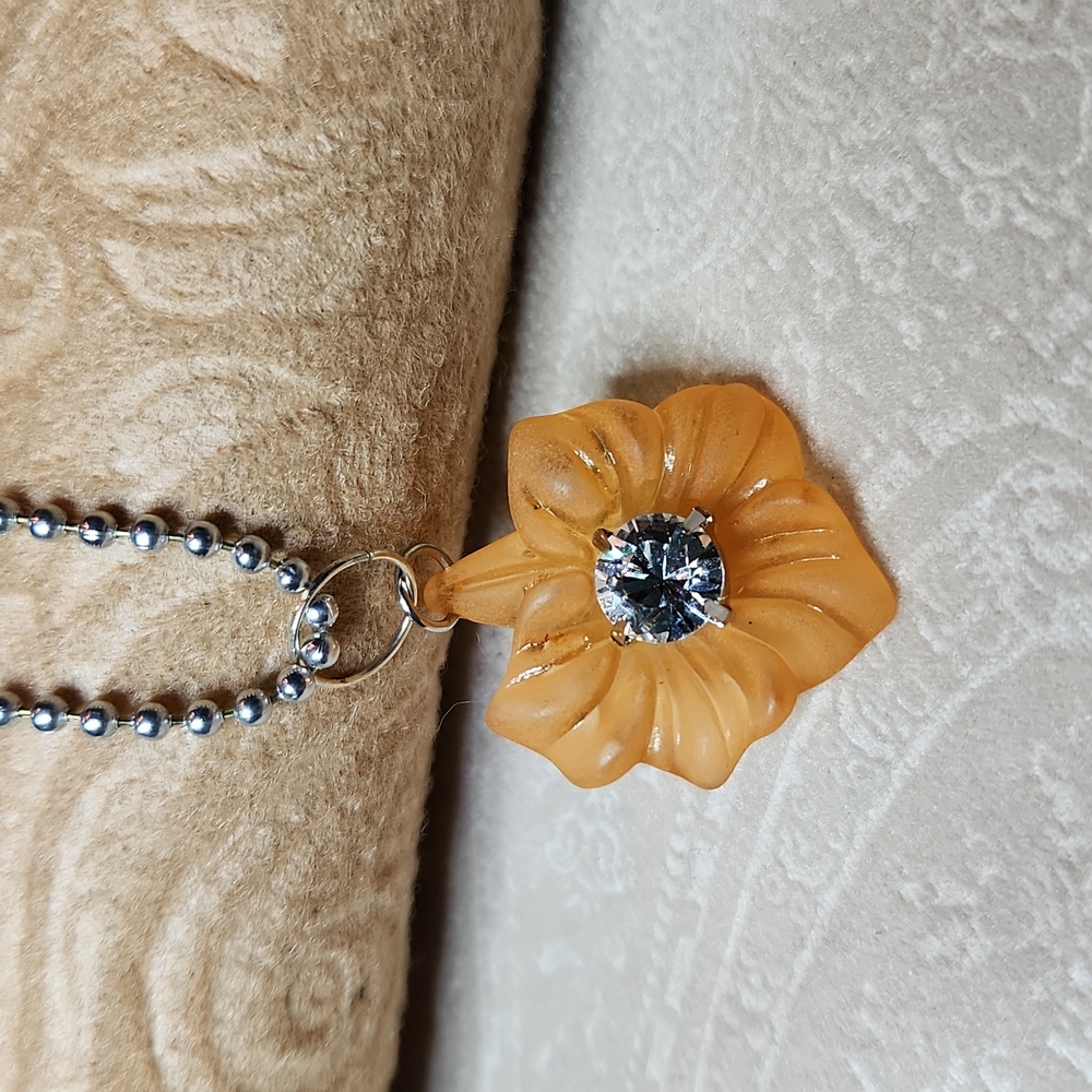 NEW! Handmade flower pendant necklace with genuine Swarovski crystal
